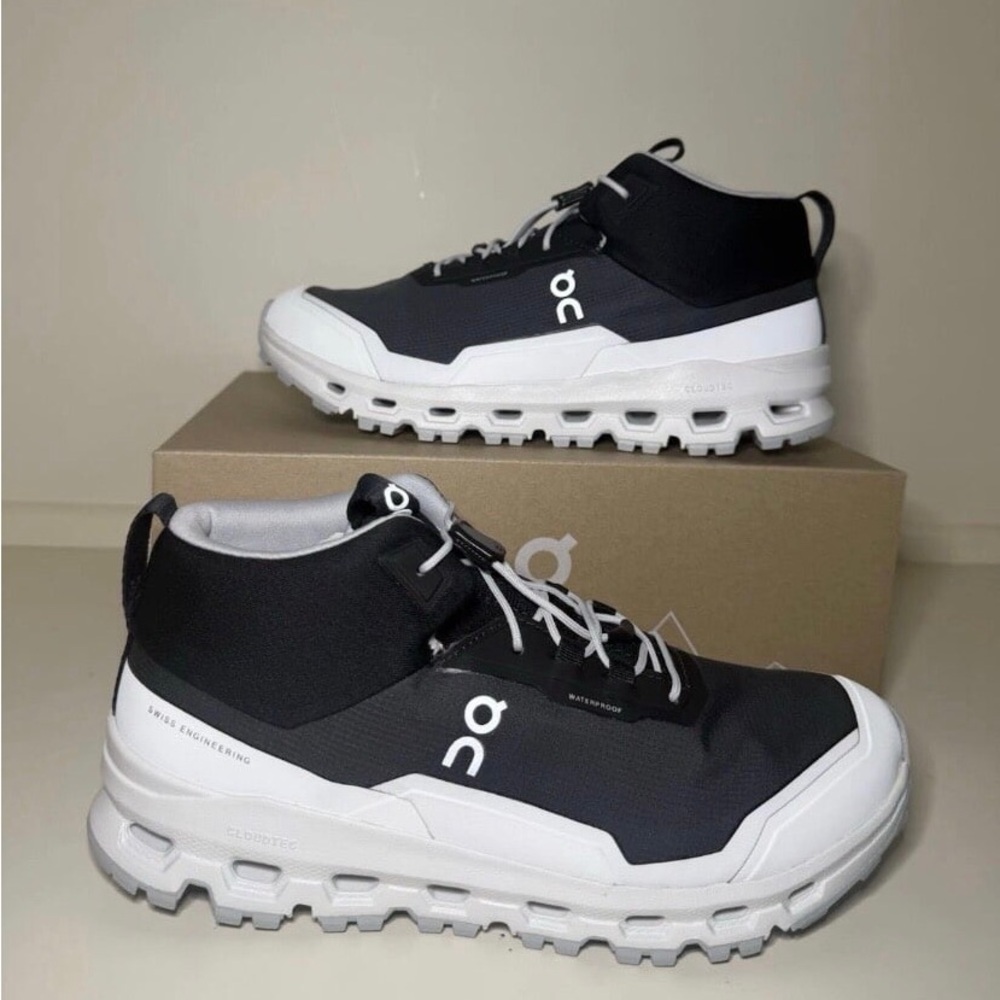 On Cloud Cloudhero Mid Waterproof Youth Size 6 Woman’s Size 7.5